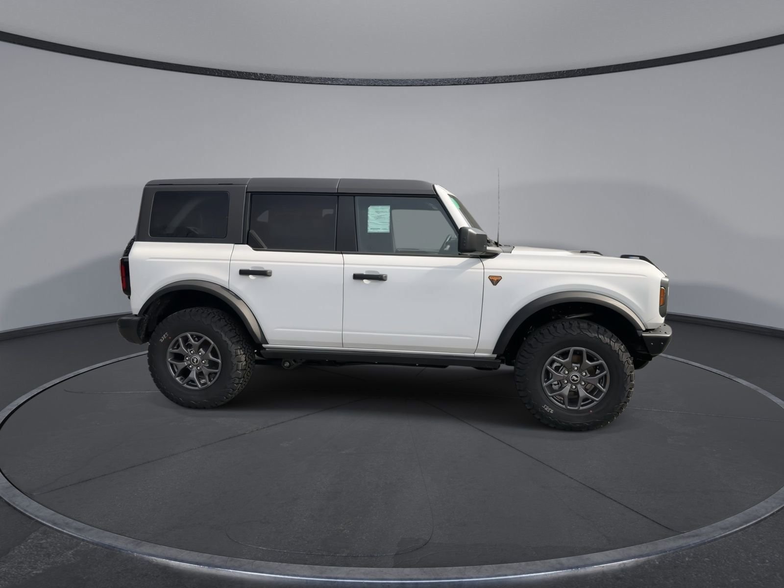 New 2025 Oxford White Ford Badlands® image 9