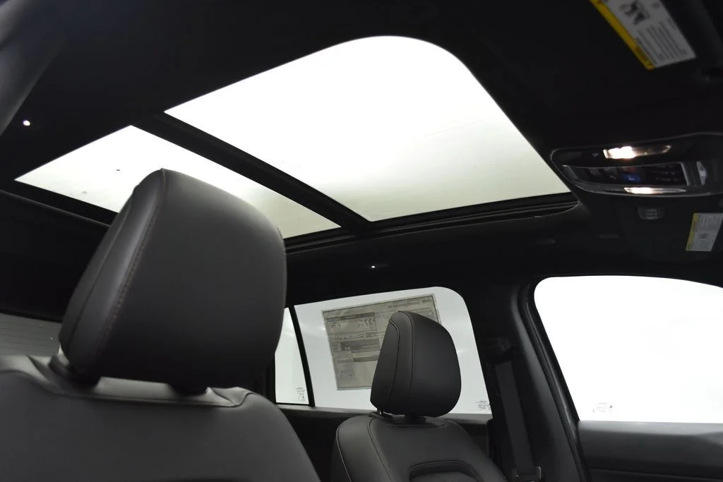 New 2026 Gray Jeep Overland image 31