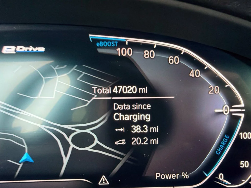 Used 2021 Alpine White BMW xDrive30e image 12
