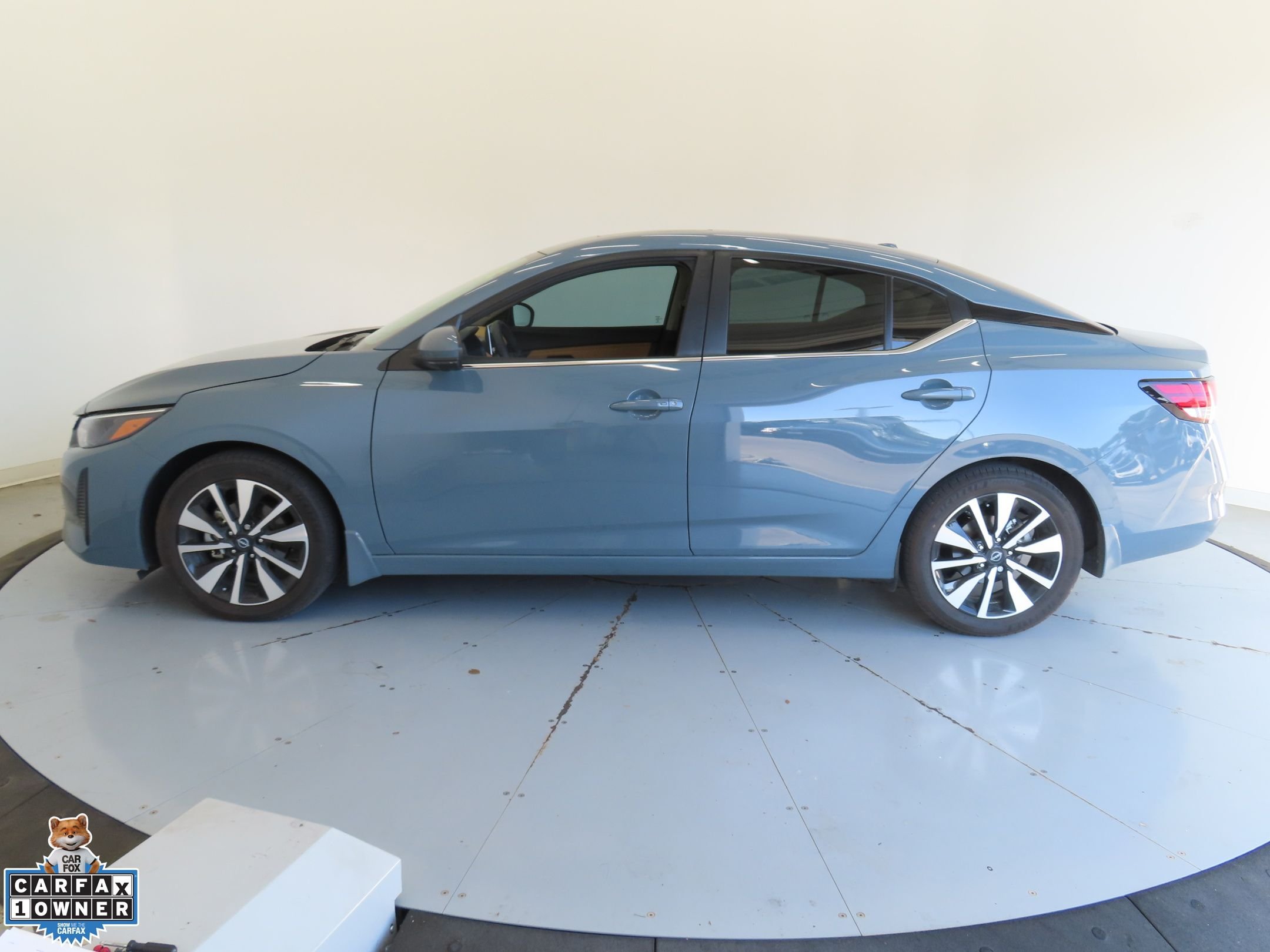 Used 2025 Gray Nissan SV image 7