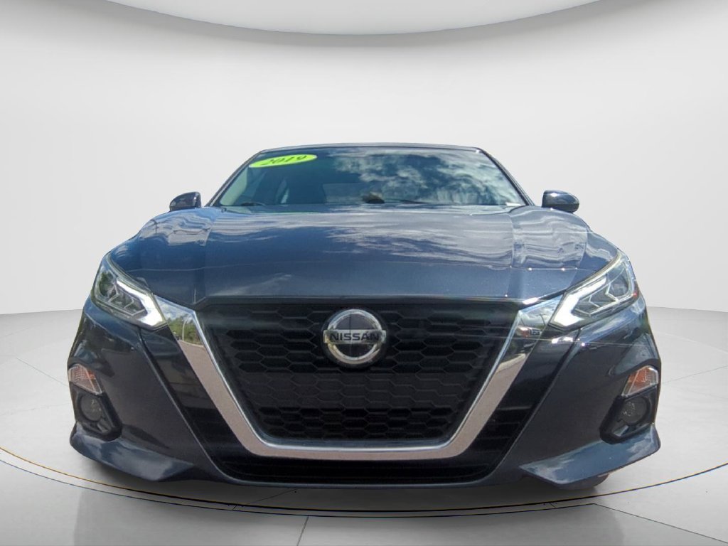 Used 2019 Blue Nissan 2.5 SL image 2