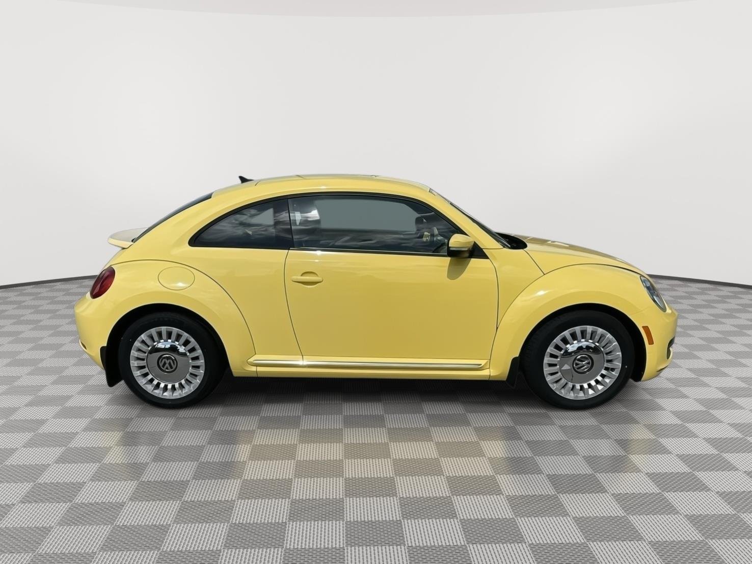 Used 2014 Yellow Rush Volkswagen 1.8T image 13