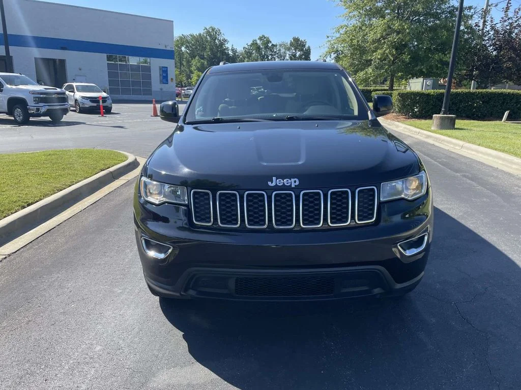 Used 2017 Diamond Black Crystal Pearlcoat Jeep Laredo image 2
