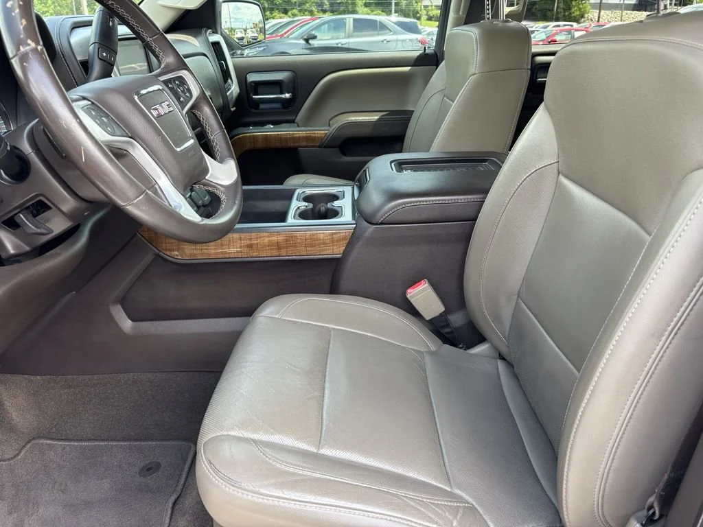 Used 2018 WHITE FROST TRICOAT GMC SLT image 18