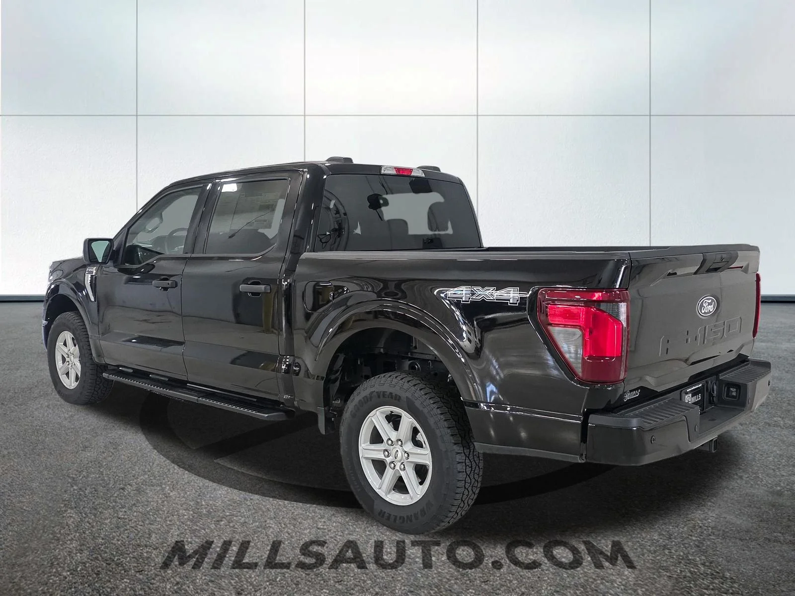 Used 2026 Agate Black Metallic Ford XLT image 4