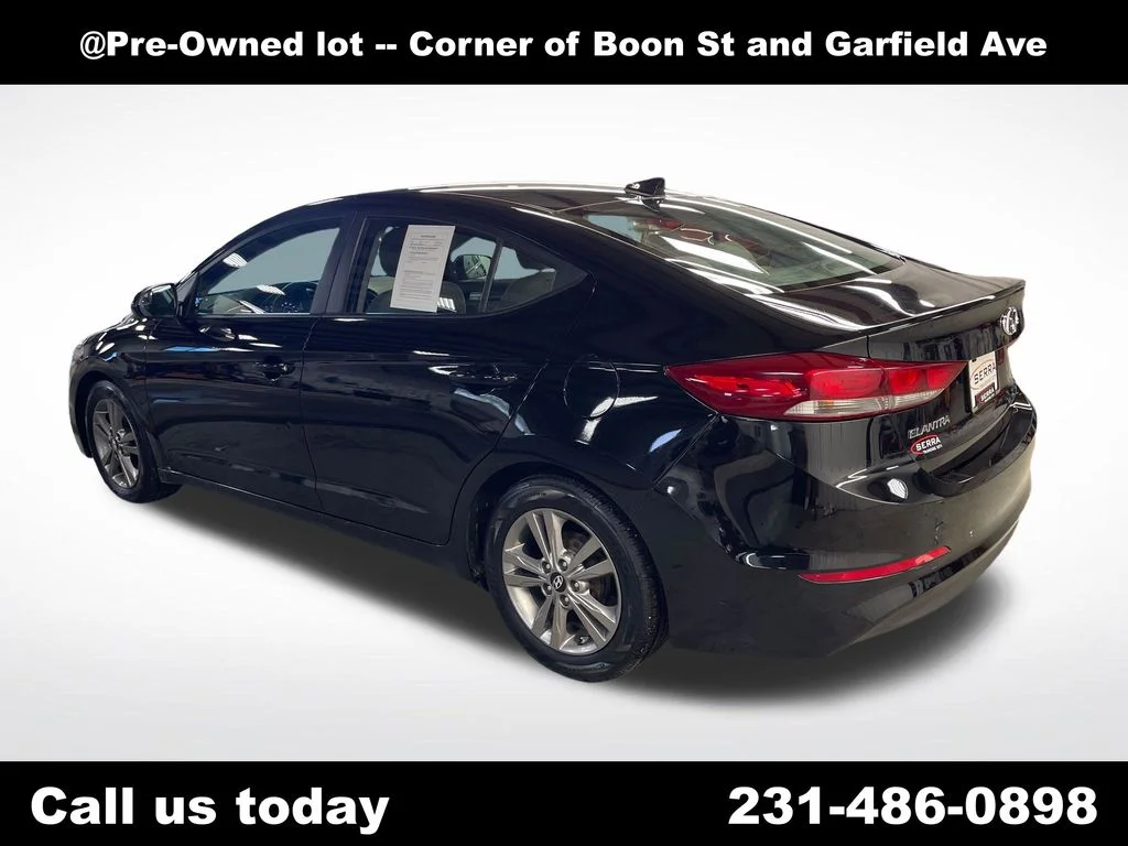 Used 2017 Black Hyundai SE image 3