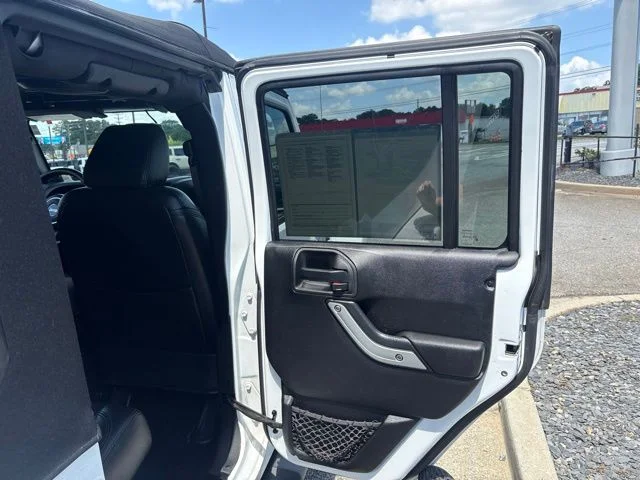 Used 2014 White Jeep Unlimited Sahara image 21