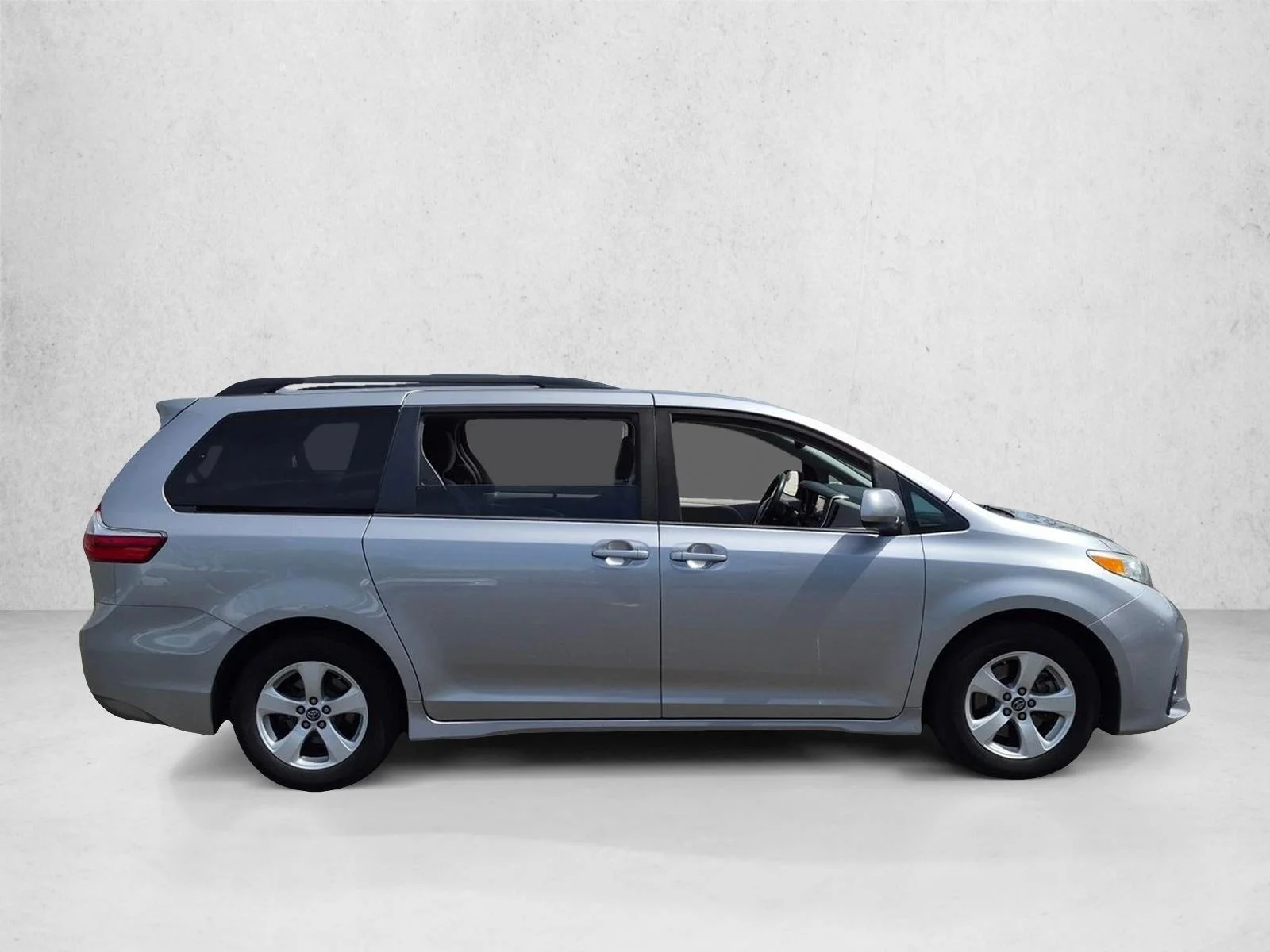 Used 2018 Silver Sky Metallic Toyota LE image 4