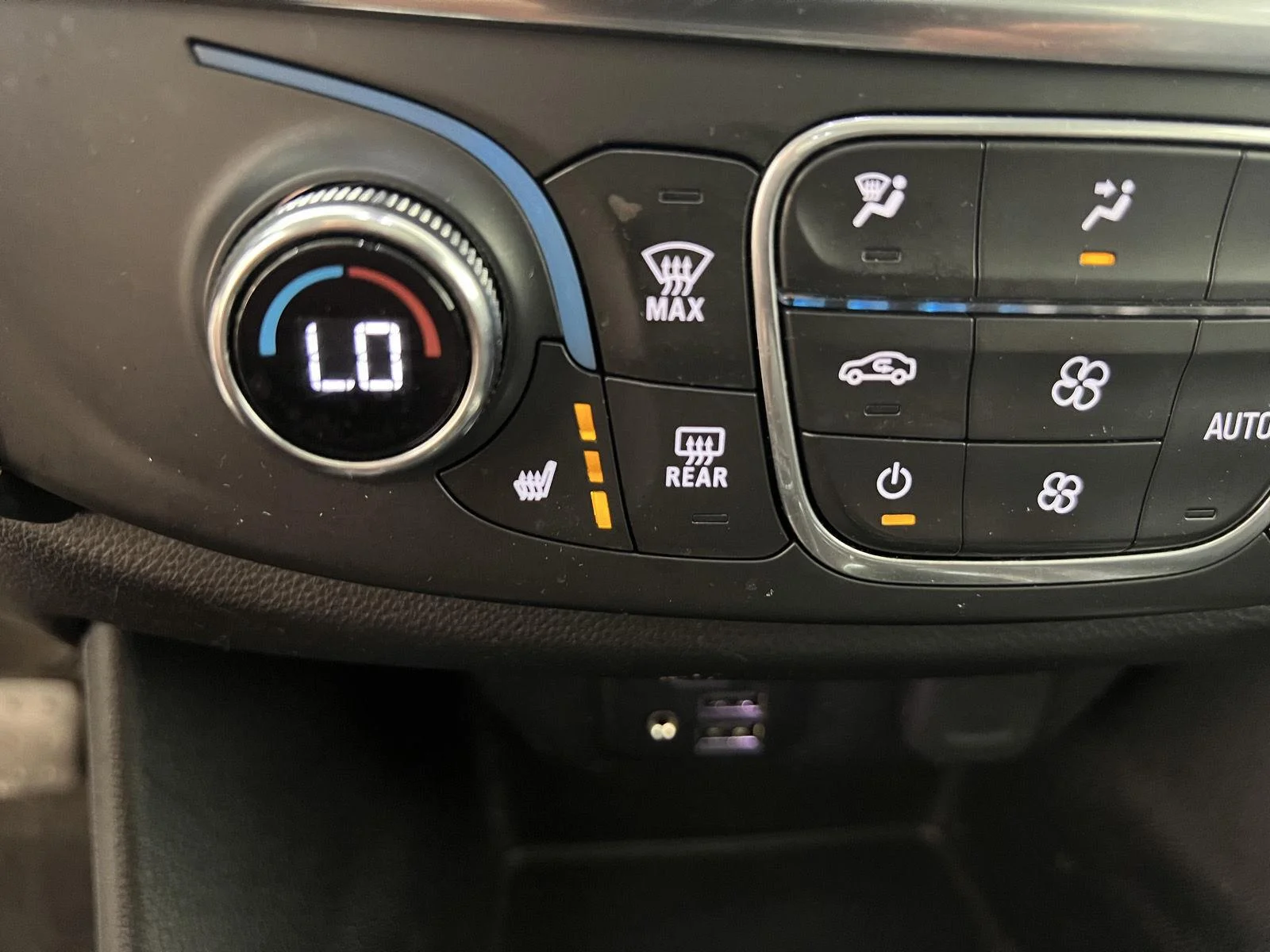 Used 2020 SATIN STEEL METALLIC Chevrolet RS image 17