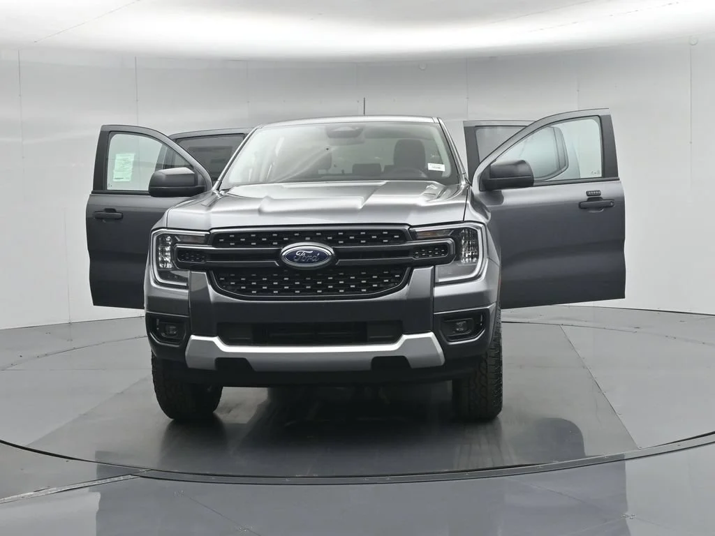 New 2026 Carbonized Gray Metallic Ford XLT image 28