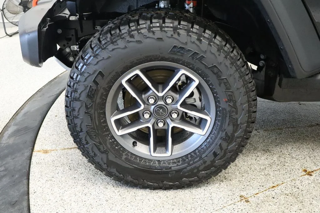 New 2026 Black Clearcoat Jeep Mojave image 14