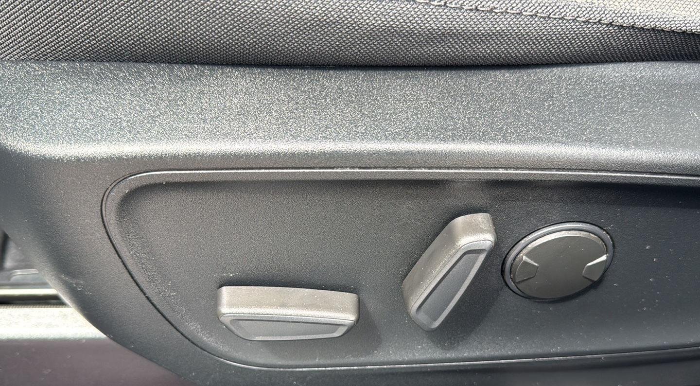 Used 2020 Magnetic Ford SE image 10