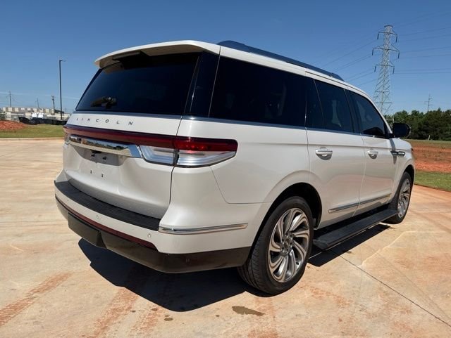 Used 2022 White Lincoln Reserve image 5