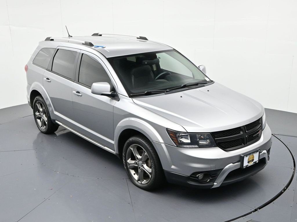 Used 2017 Billet Clearcoat Dodge Crossroad image 15