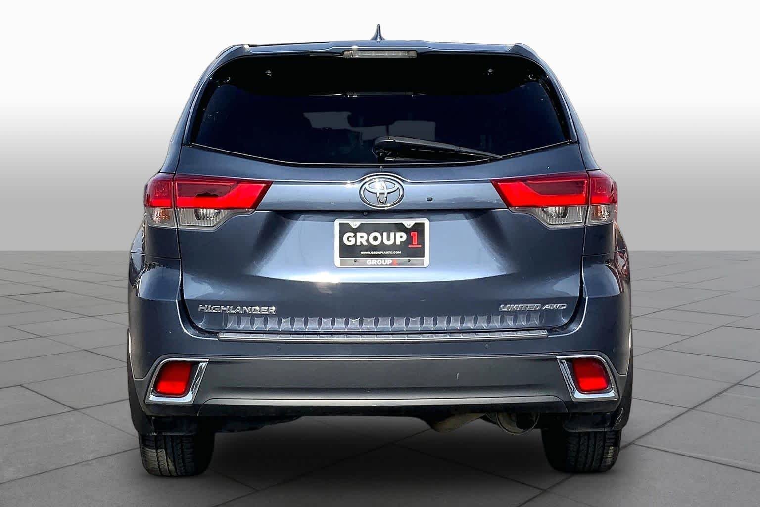 Used 2018 Shoreline Blue Pearl Toyota Limited Platinum image 5