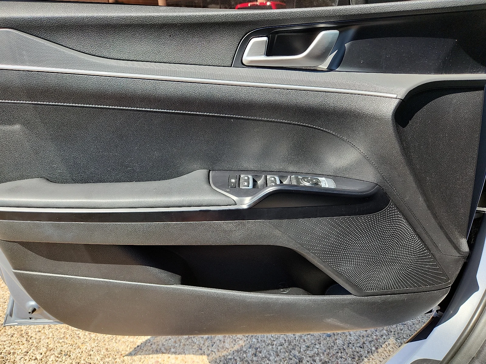 Used 2023 Silver Kia LXS image 14