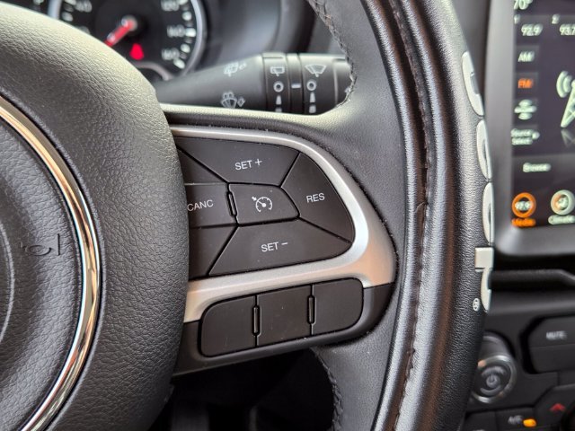 Used 2023 White Jeep Altitude image 28