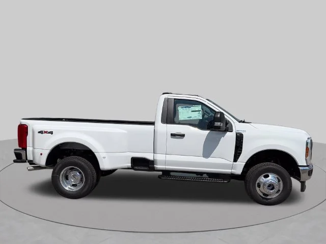 New 2027 Oxford White Ford F-350® XL image 7