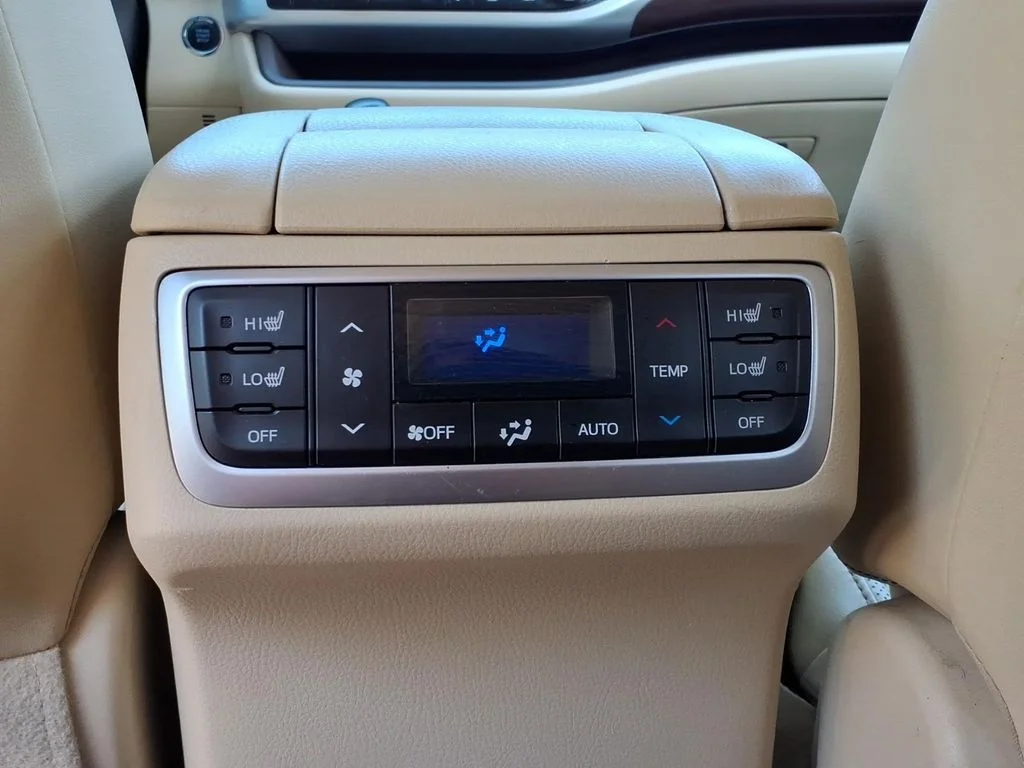 Used 2015 Blue Toyota Limited Platinum V6 image 23