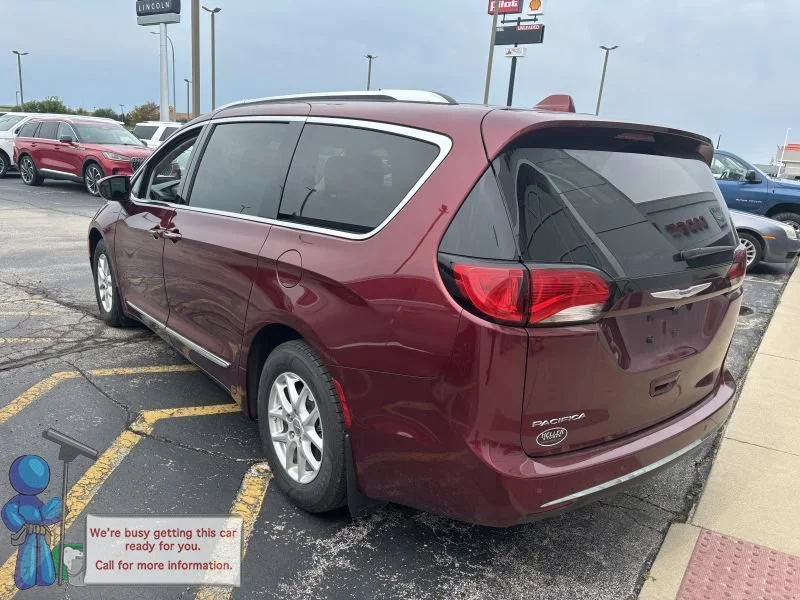 Used 2020 Velvet Red Pearlcoat Chrysler Touring L image 3