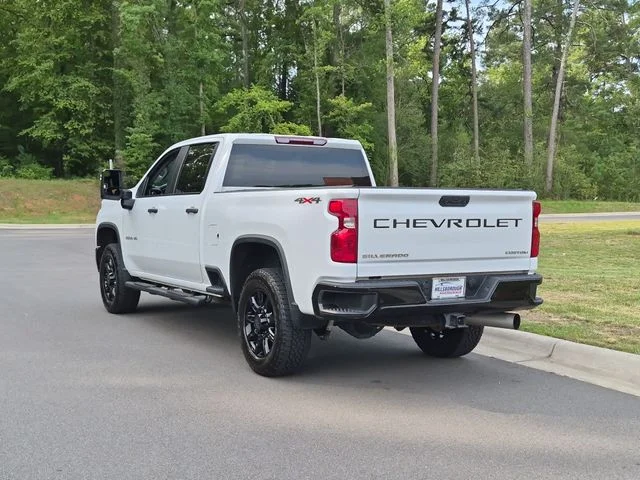 Used 2024 White Chevrolet Custom image 11