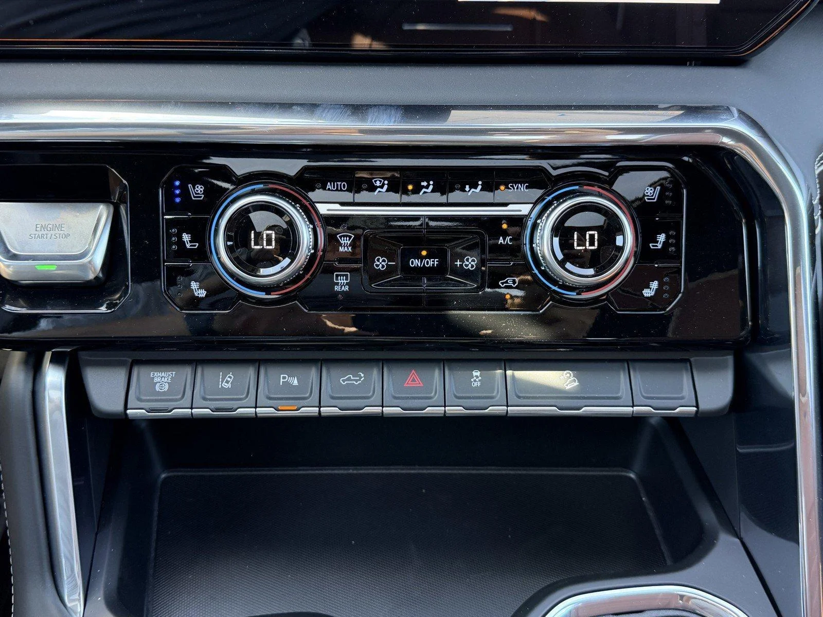 New 2026 Glacier White Tricoat GMC Denali Ultimate image 22