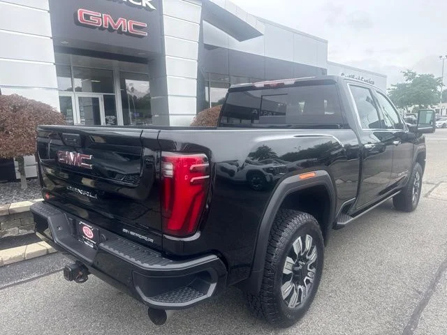 Used 2025 Black GMC Denali image 11