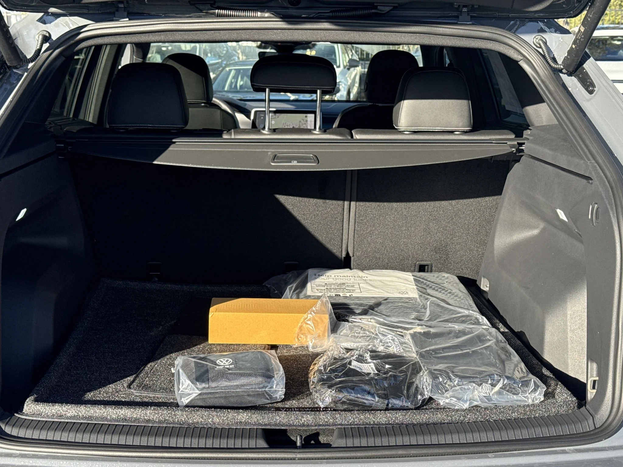 New 2026 Pure Gray Volkswagen 2.0T SEL R-Line Black image 32