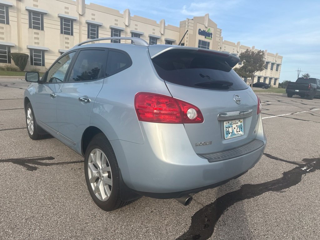 Used 2011 Blue Nissan SV image 7