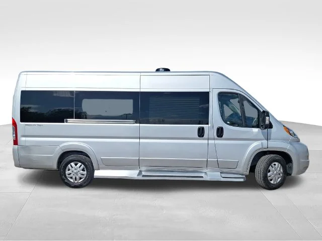 Used 2022 Silver Ram High Roof image 8