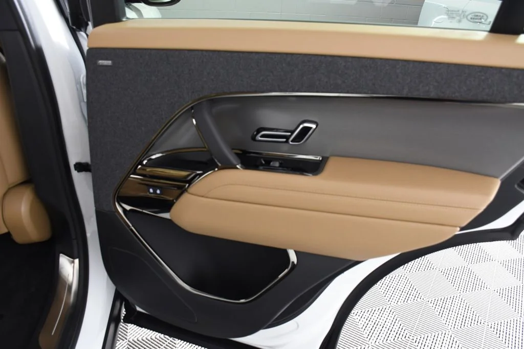 New 2026 Fuji White Land Rover SE image 20