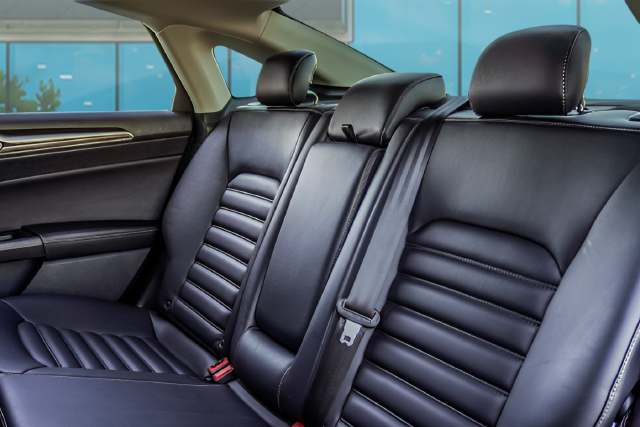 Used 2019 Blue Ford SEL image 32