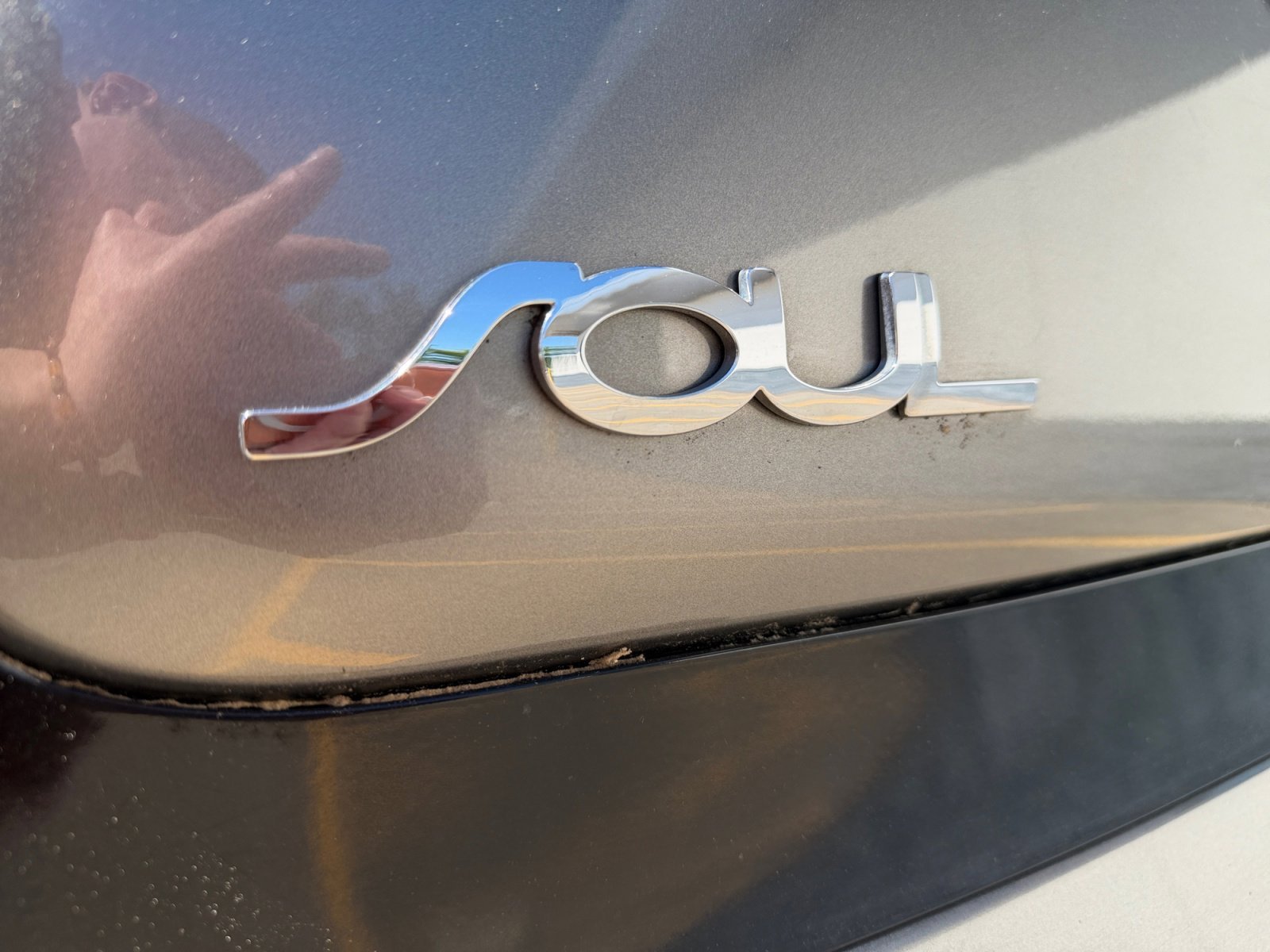 Used 2015 Titanium Gray Kia Base image 37