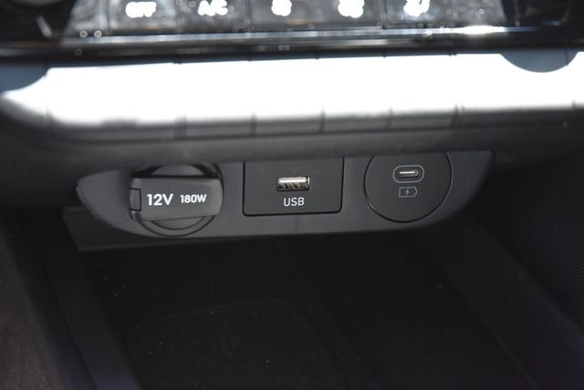 2025 Hyundai Elantra Blue - Photo 36