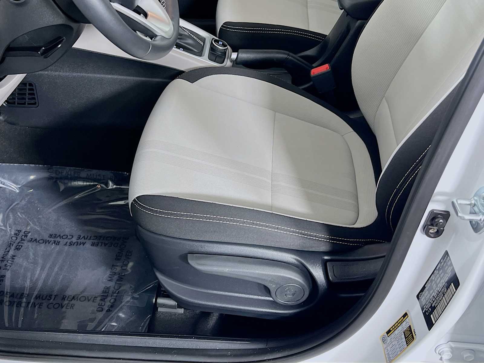 Used 2025 Lunar White Hyundai SEL image 19
