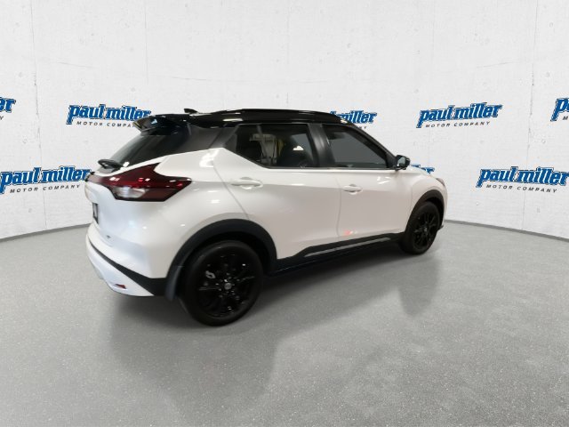 Certified Used 2021 Aspen White / Super Black Nissan SR image 11