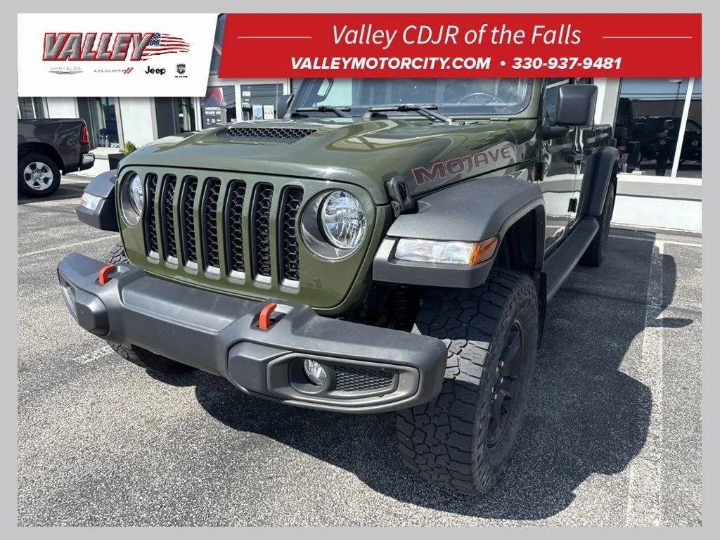 Used 2023 Green Jeep Mojave image 1