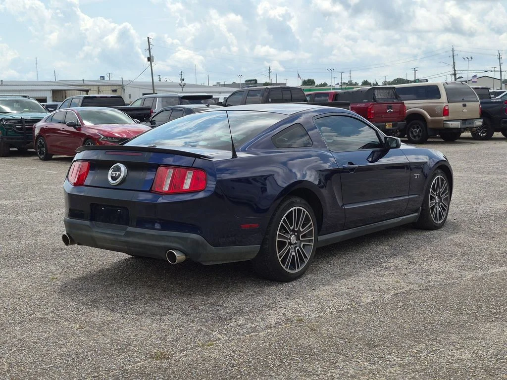 Used 2010  Ford GT Premium image 5