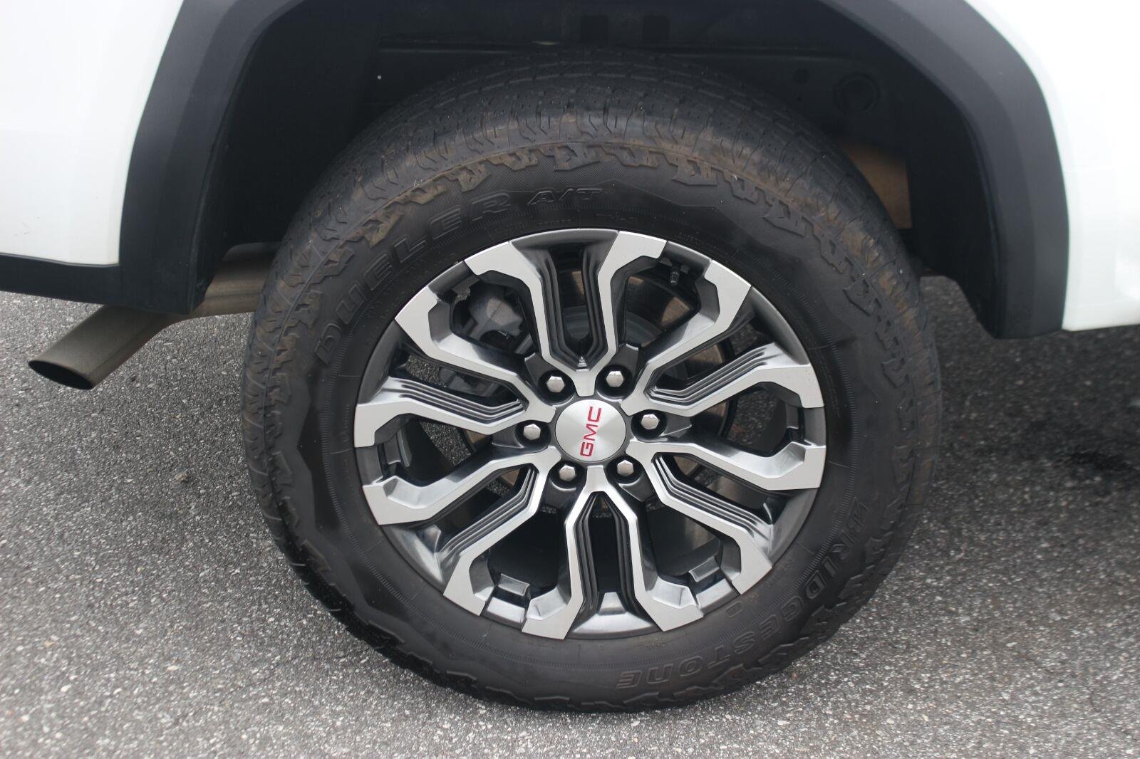 Used 2024 Summit White GMC Denali image 38
