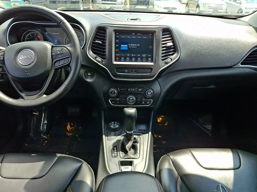 Used 2020 Bright White Clearcoat Jeep Trailhawk image 16