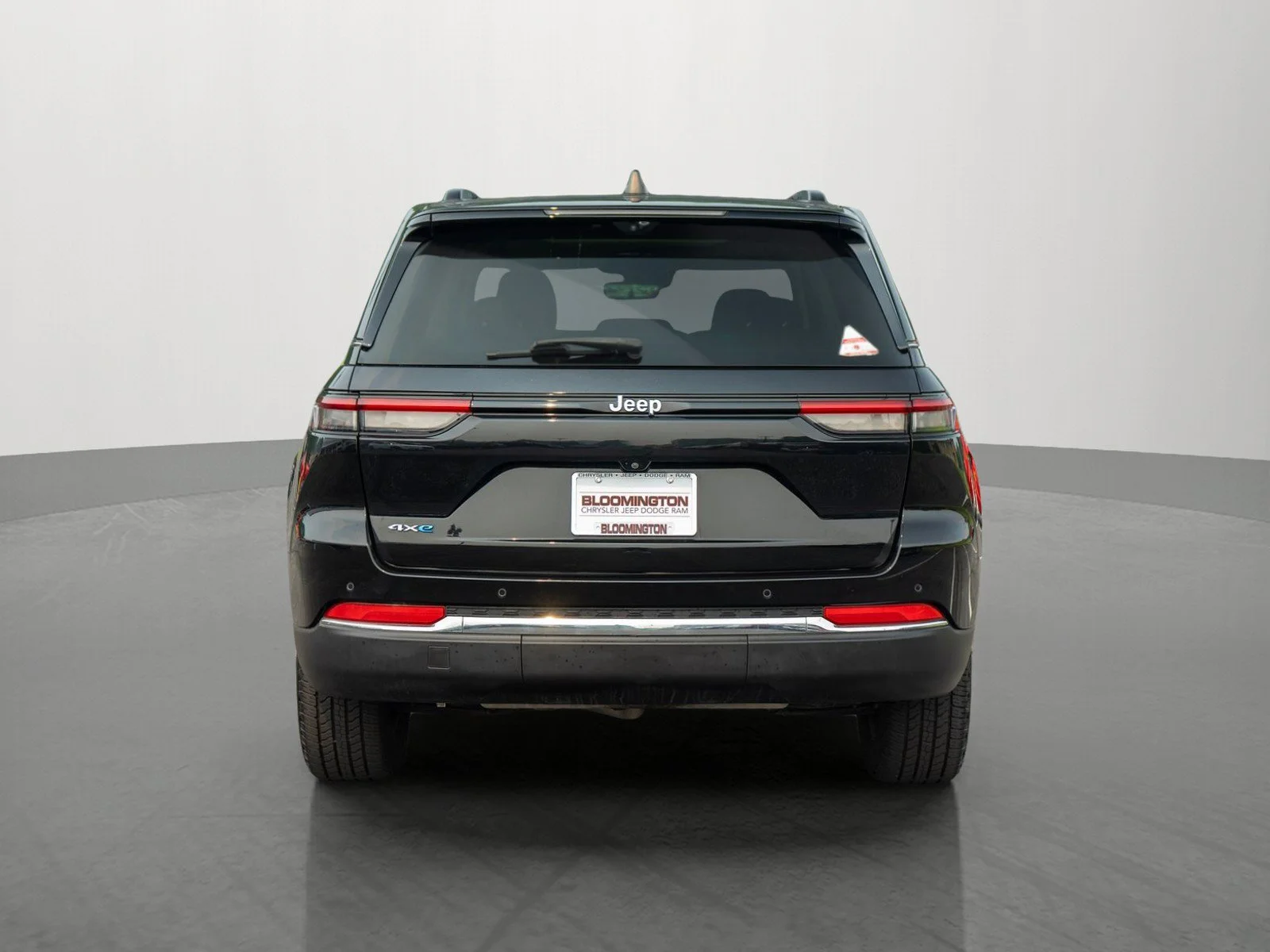 Used 2022 Diamond Black Crystal Pearlcoat Jeep 4xe image 6