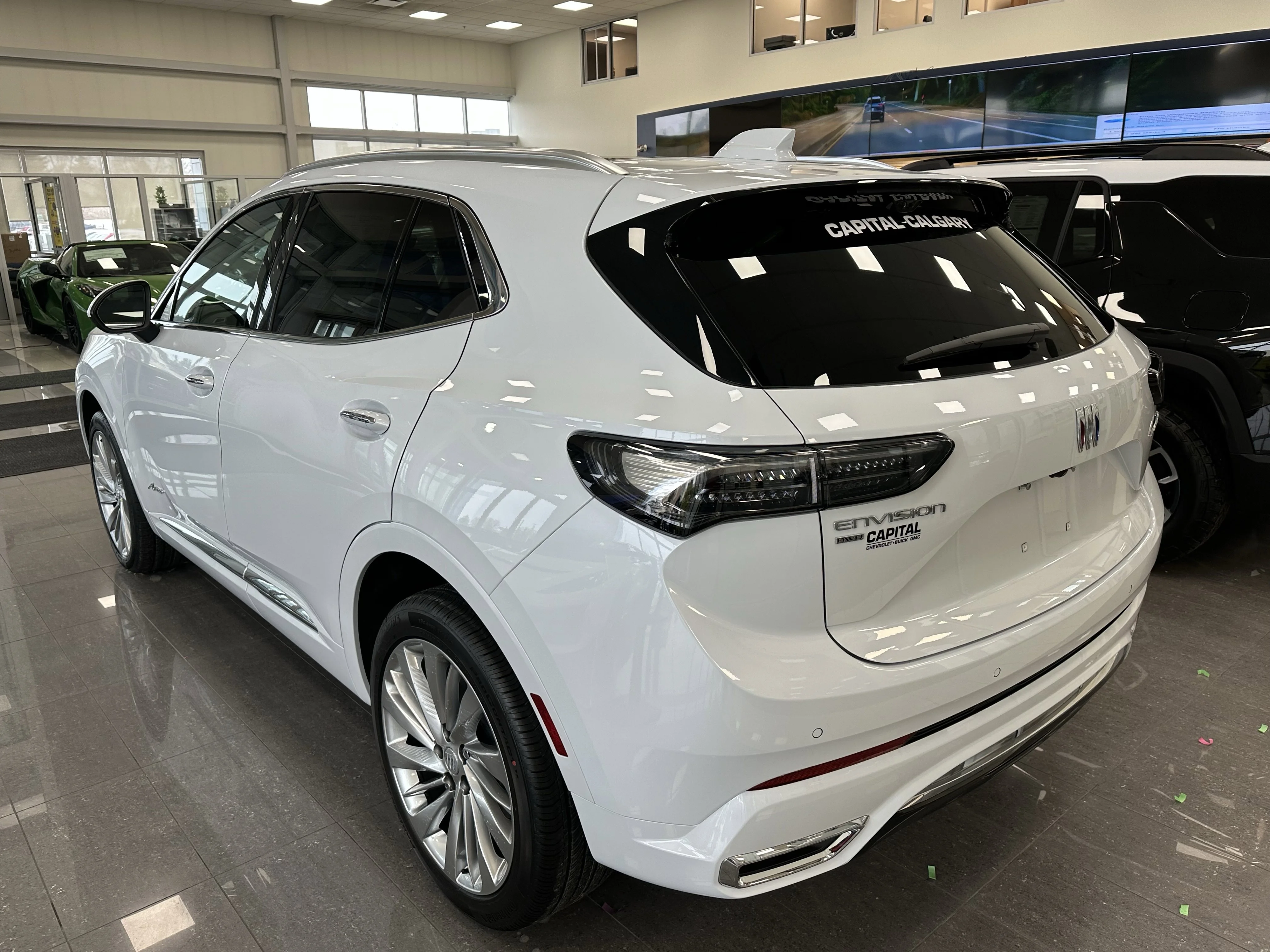 New 2026 Iridescent White Tricoat Buick Avenir image 4