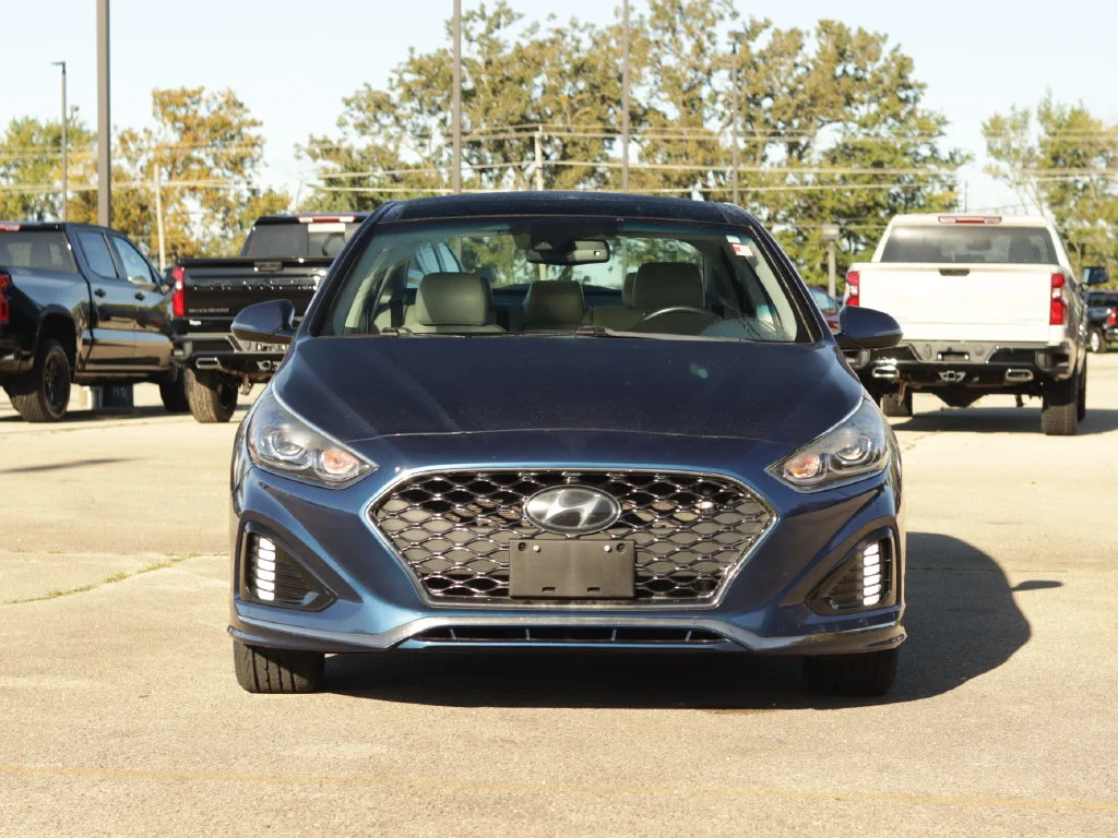 Used 2019 Hyundai Sonata Limited with VIN 5NPE34AF0KH729953 for sale in Pekin, IL