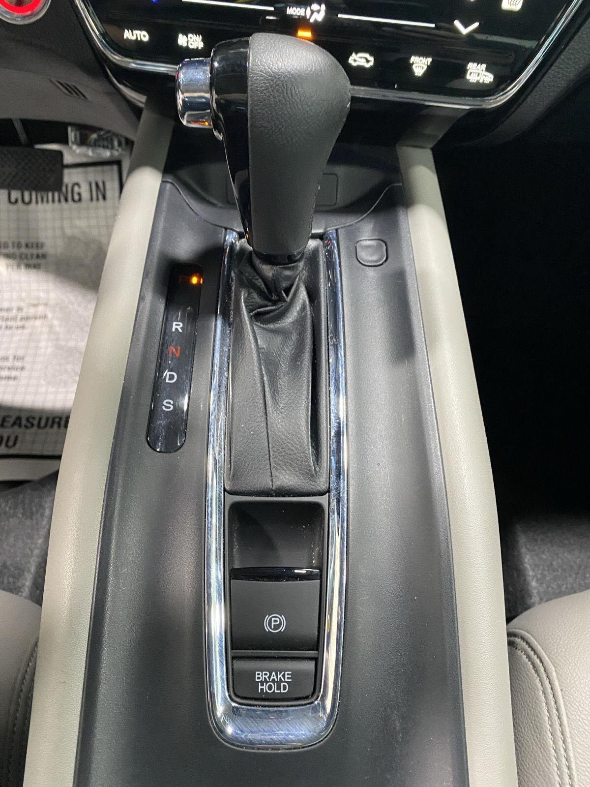 Used 2021 Platinum White Pearl Honda EX-L image 28