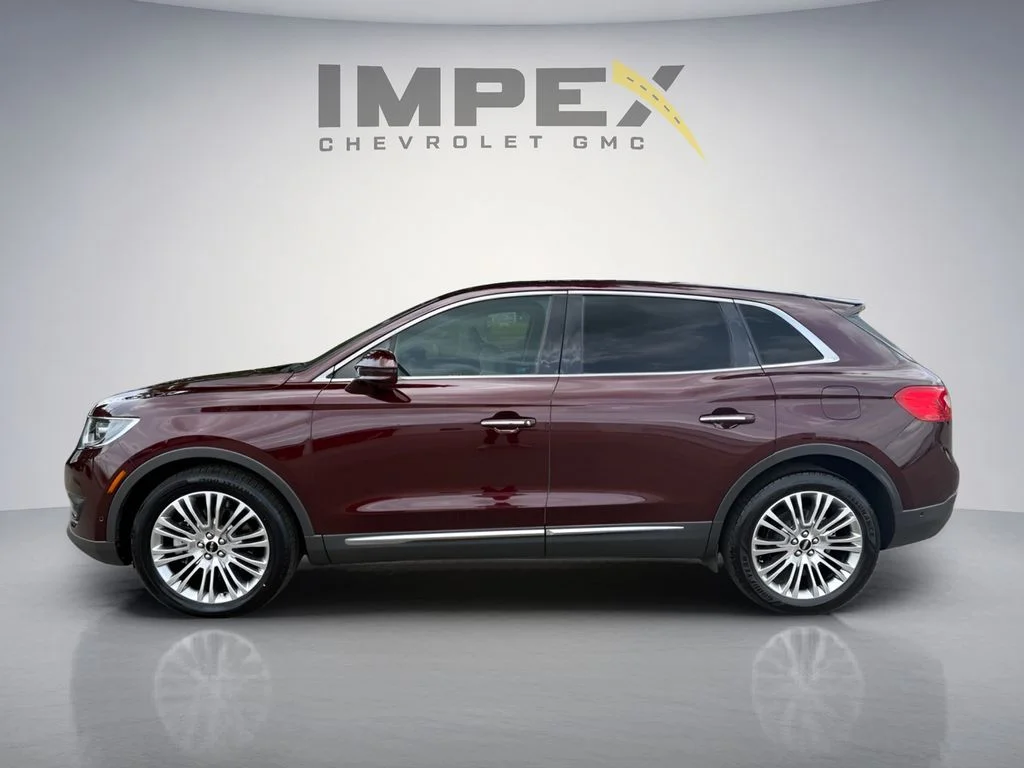 Used 2018 Red Lincoln Reserve image 2