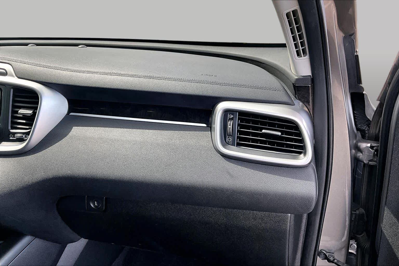 Used 2016 Titanium Silver Kia LX image 18