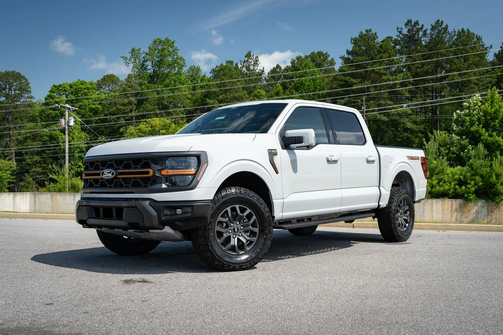 New 2026 White Ford Tremor image 3