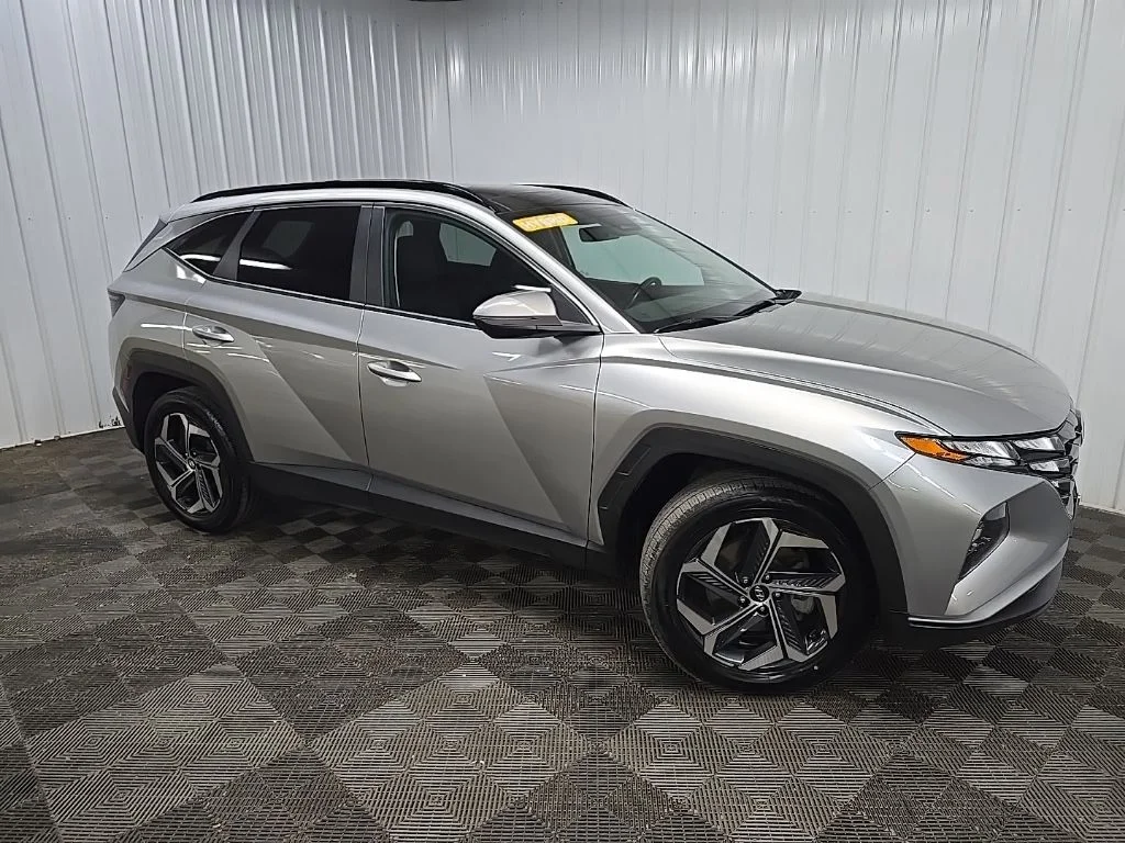 Used 2024 Silver Hyundai SEL Convenience image 1