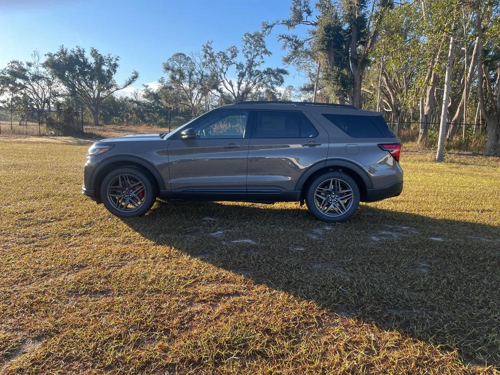 New 2026 Marsh Gray Ford ST image 2