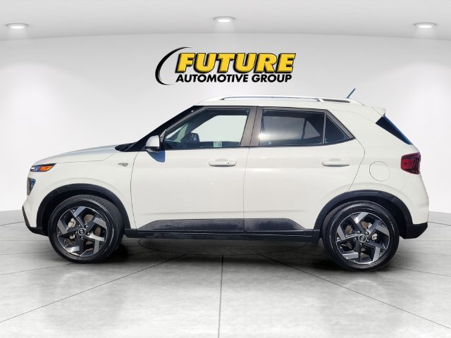 Used 2025 White Hyundai SEL image 6